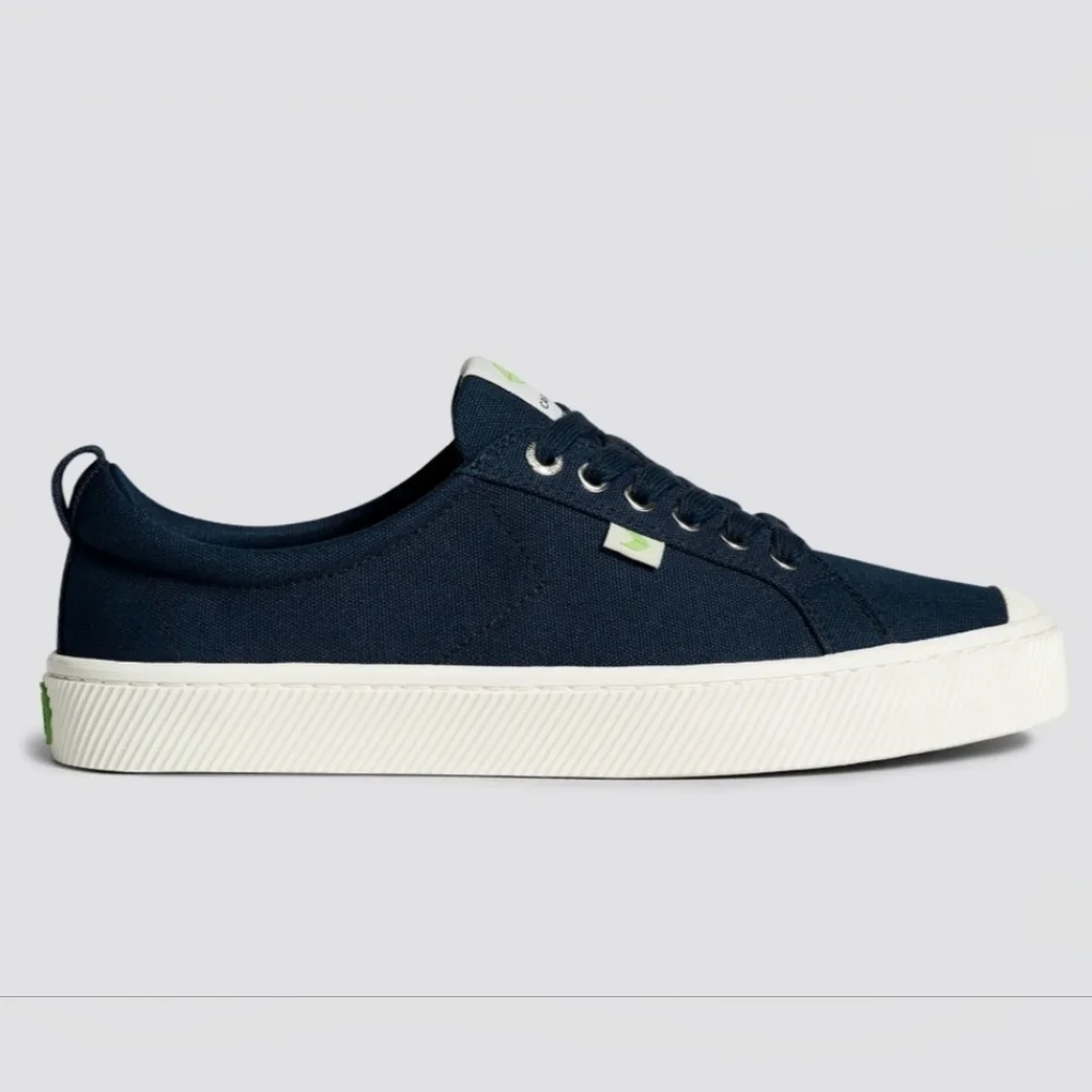 NIB Cariuma OCA Low Navy Canvas - Size 11.5 - Picture 2 of 5